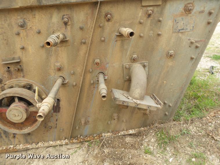 image for item DA2666 Gator three deck vibratory screen