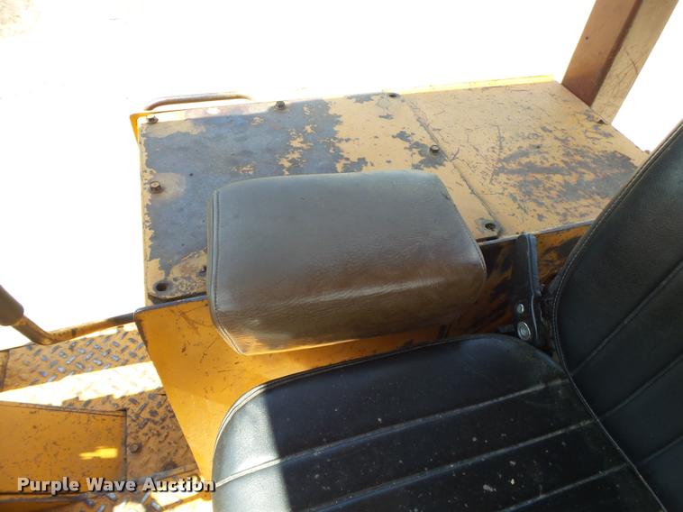 image for item DA2670 1987 Case 1155E track loader