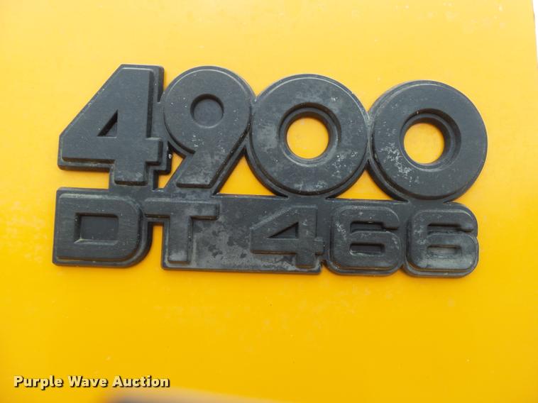 image for item DA2678 1996 International 4900 oil distributor truck