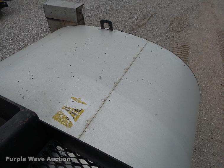 image for item DA2678 1996 International 4900 oil distributor truck