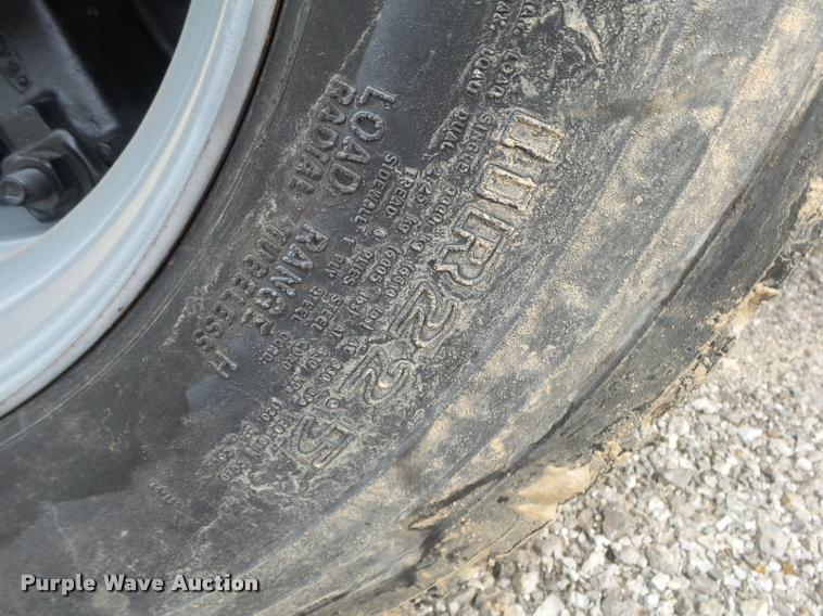 image for item DA2678 1996 International 4900 oil distributor truck