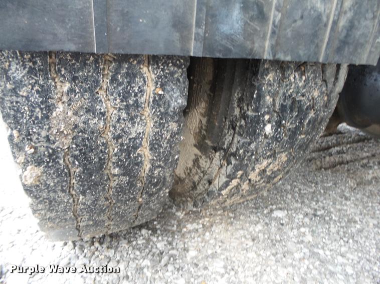 image for item DA2678 1996 International 4900 oil distributor truck