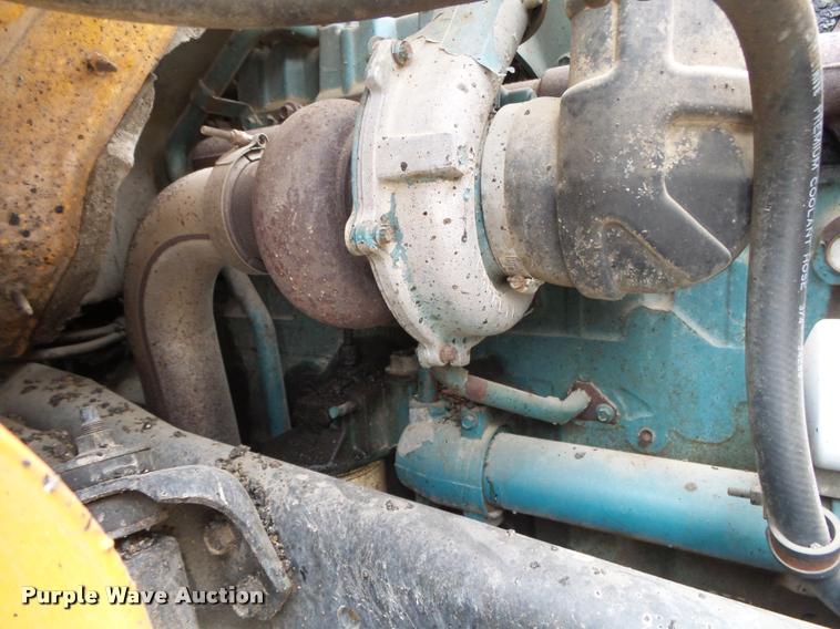 image for item DA2678 1996 International 4900 oil distributor truck