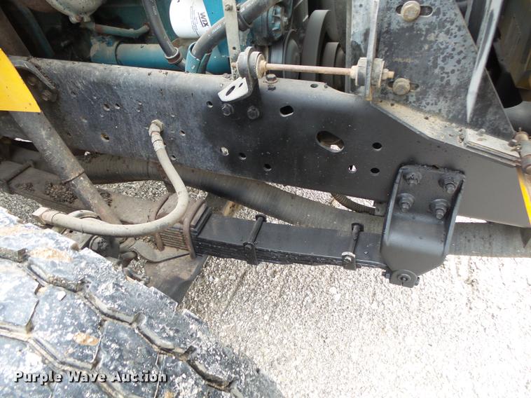 image for item DA2678 1996 International 4900 oil distributor truck