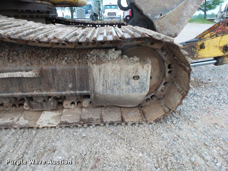 image for item DA2680 1998 Komatsu PC250LC-6LE excavator