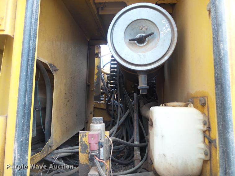 image for item DA2680 1998 Komatsu PC250LC-6LE excavator