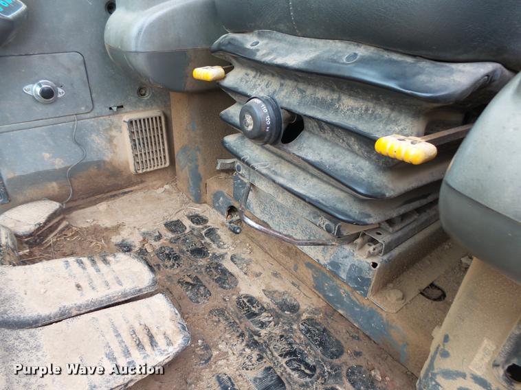 image for item DA2680 1998 Komatsu PC250LC-6LE excavator