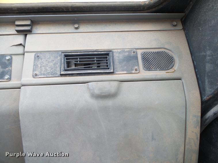 image for item DA2680 1998 Komatsu PC250LC-6LE excavator