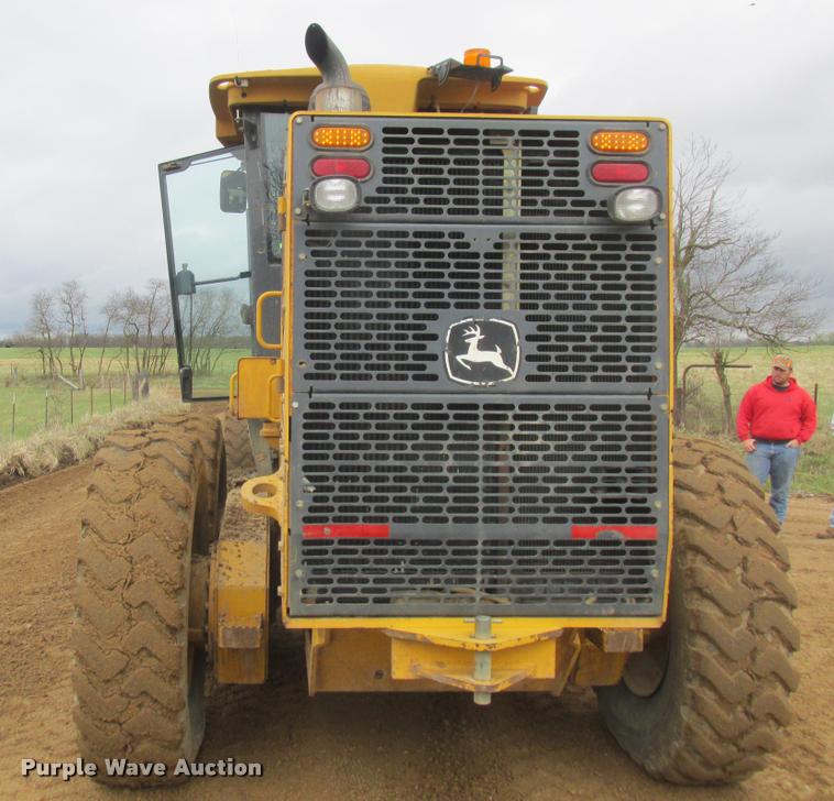 image for item DA3420 2006 John Deere 770D motor grader