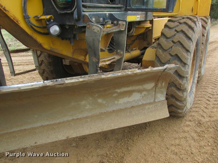 image for item DA3420 2006 John Deere 770D motor grader