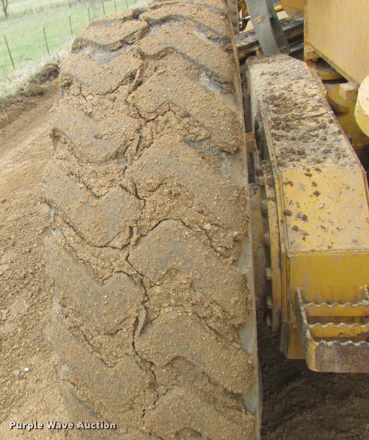 image for item DA3420 2006 John Deere 770D motor grader