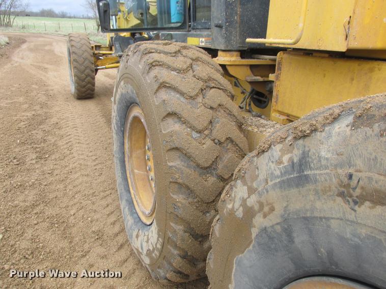 image for item DA3420 2006 John Deere 770D motor grader