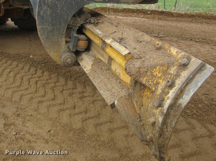 image for item DA3420 2006 John Deere 770D motor grader