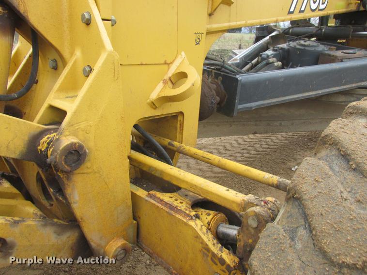 image for item DA3420 2006 John Deere 770D motor grader