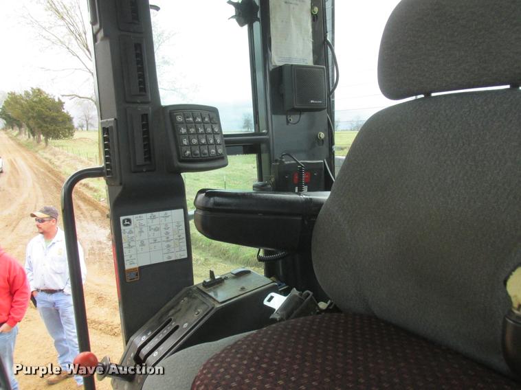 image for item DA3420 2006 John Deere 770D motor grader