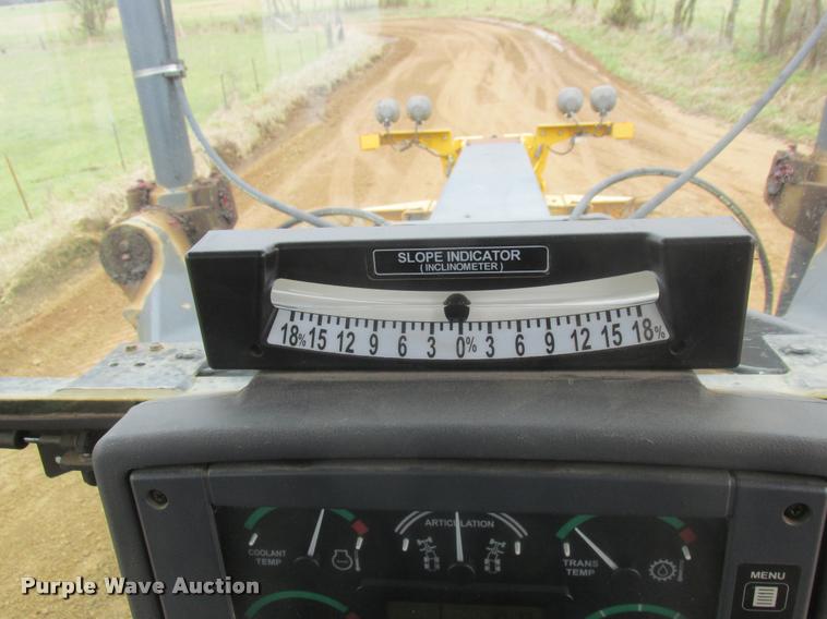 image for item DA3420 2006 John Deere 770D motor grader