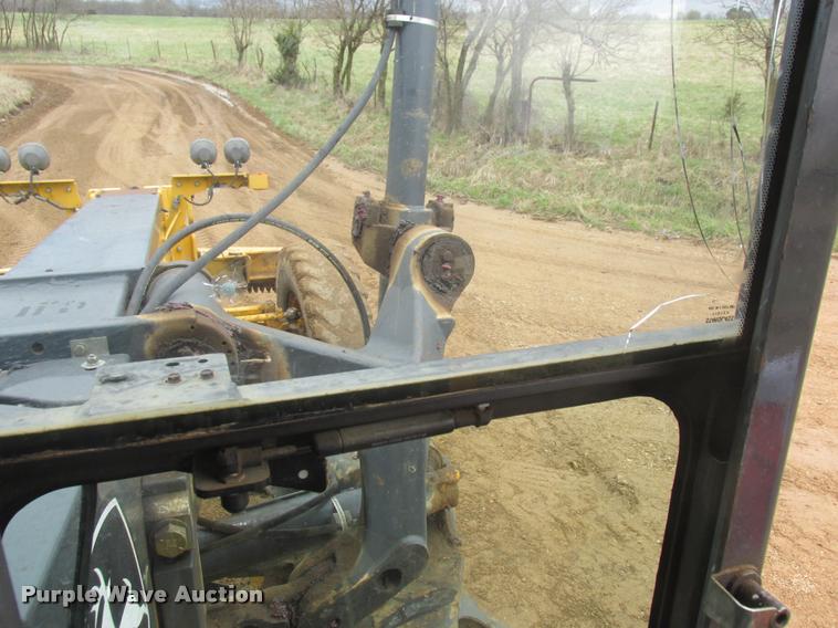 image for item DA3420 2006 John Deere 770D motor grader