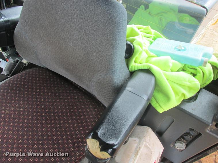 image for item DA3420 2006 John Deere 770D motor grader