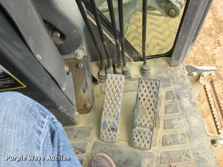 image for item DA3420 2006 John Deere 770D motor grader