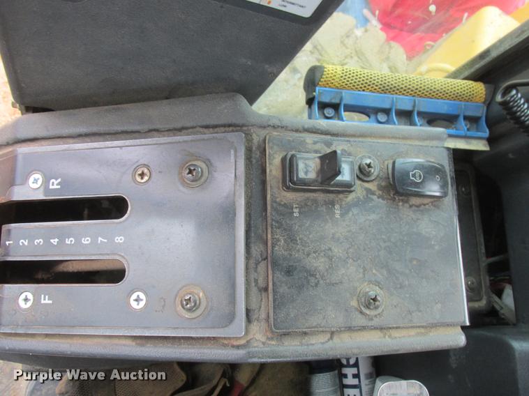 image for item DA3420 2006 John Deere 770D motor grader