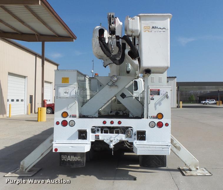 image for item DA3461 2008 International 7400 bucket truck