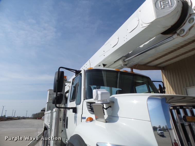 image for item DA3461 2008 International 7400 bucket truck