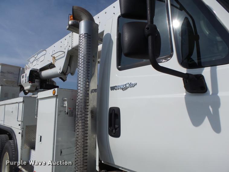 image for item DA3461 2008 International 7400 bucket truck