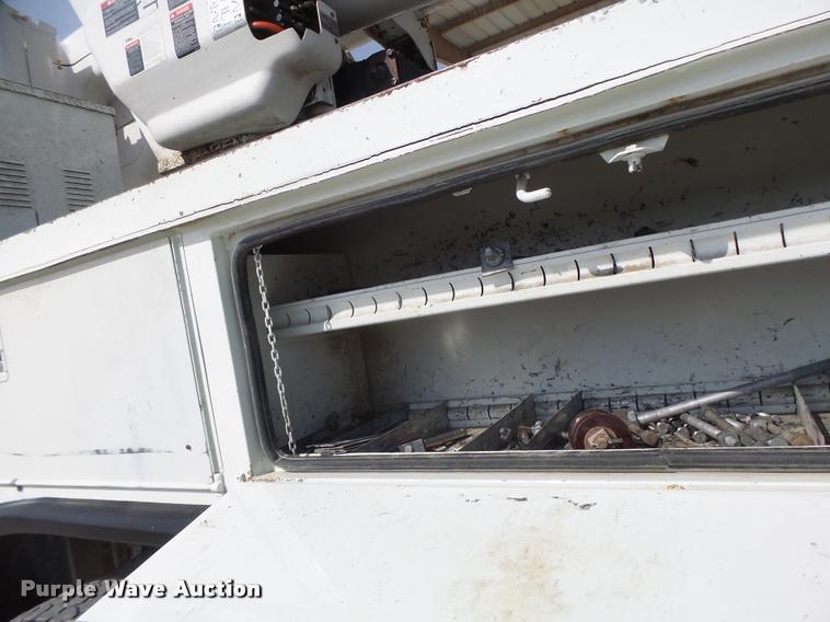 image for item DA3461 2008 International 7400 bucket truck