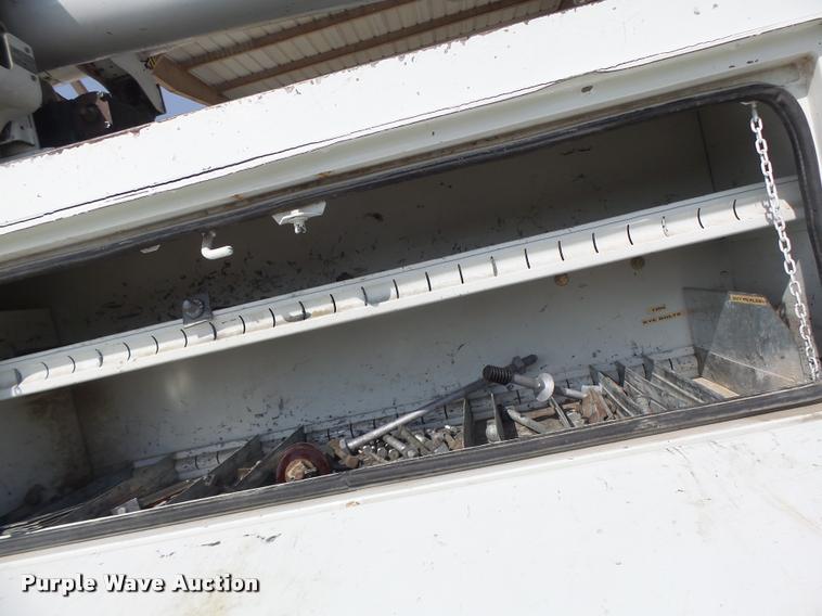 image for item DA3461 2008 International 7400 bucket truck