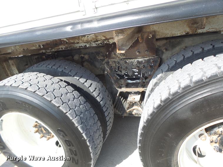 image for item DA3461 2008 International 7400 bucket truck