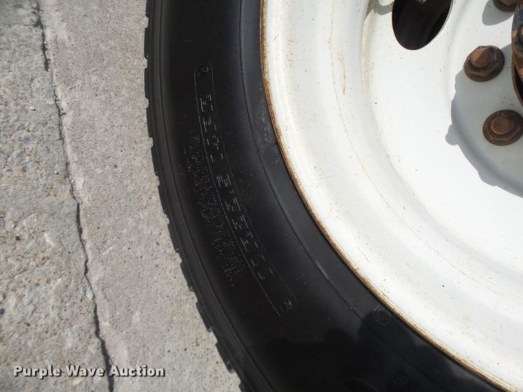 image for item DA3461 2008 International 7400 bucket truck