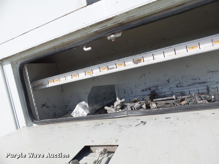 image for item DA3461 2008 International 7400 bucket truck