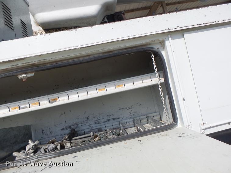 image for item DA3461 2008 International 7400 bucket truck