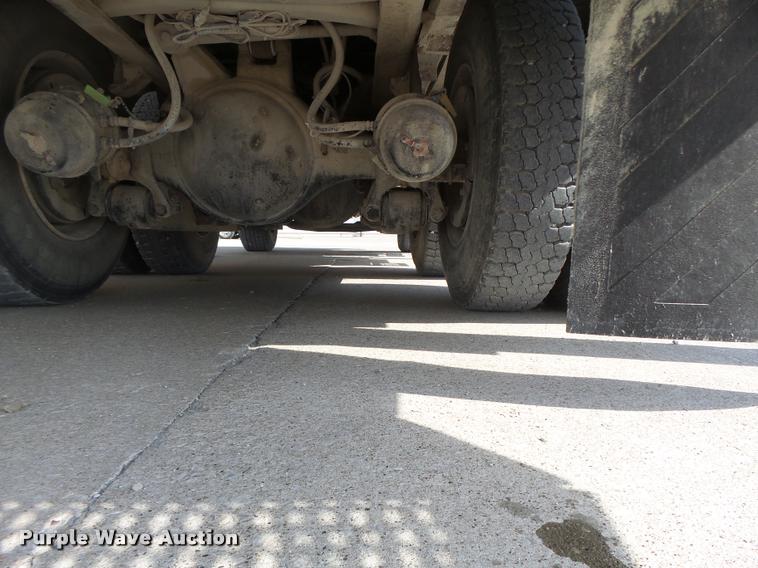 image for item DA3461 2008 International 7400 bucket truck