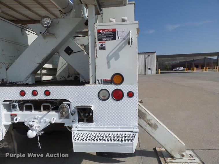 image for item DA3461 2008 International 7400 bucket truck