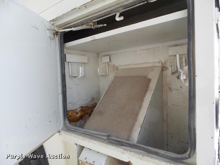 image for item DA3461 2008 International 7400 bucket truck