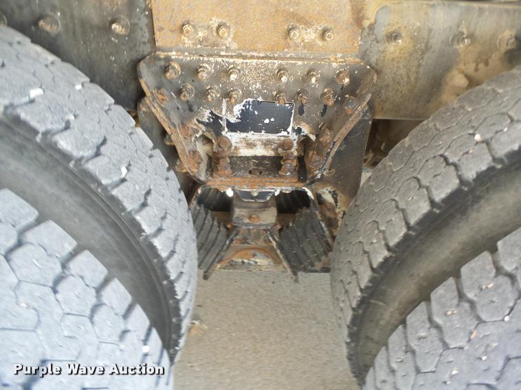 image for item DA3461 2008 International 7400 bucket truck