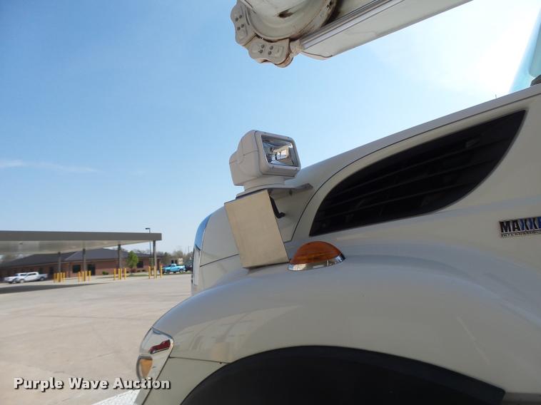 image for item DA3461 2008 International 7400 bucket truck