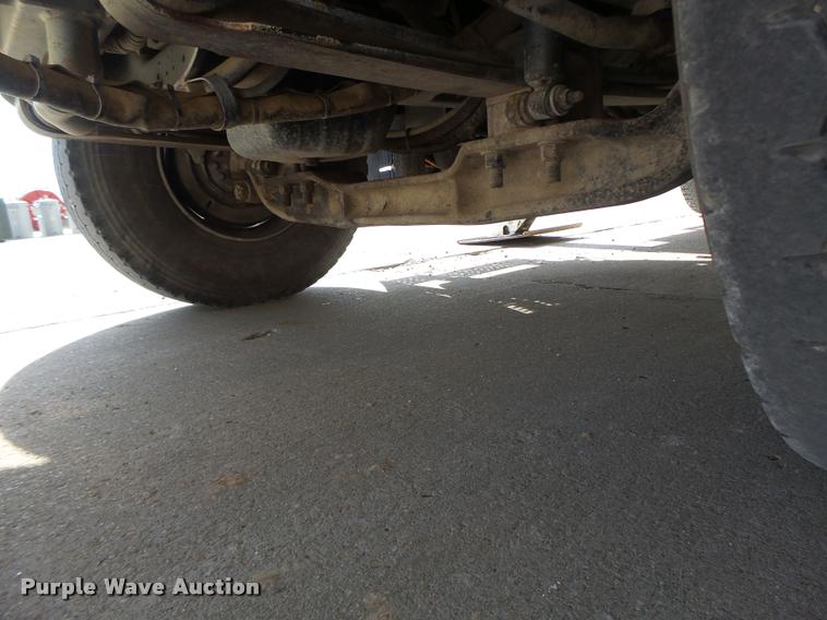 image for item DA3461 2008 International 7400 bucket truck