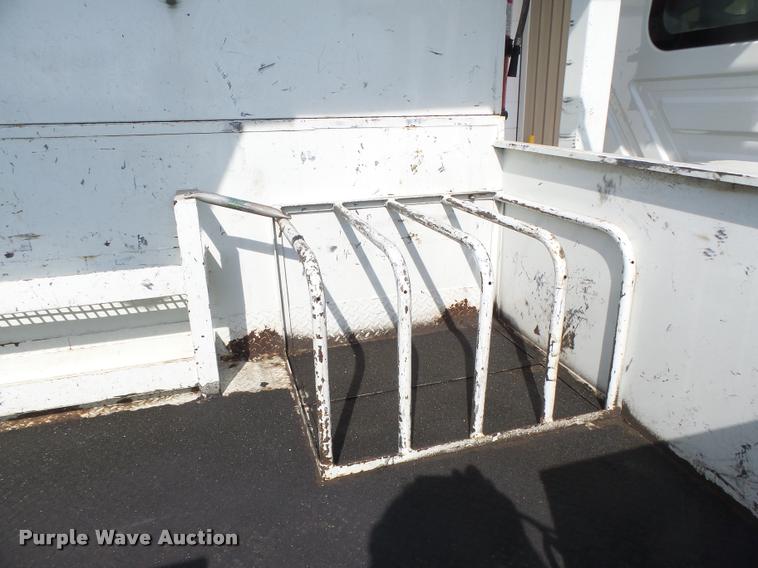 image for item DA3461 2008 International 7400 bucket truck