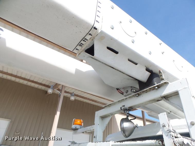 image for item DA3461 2008 International 7400 bucket truck