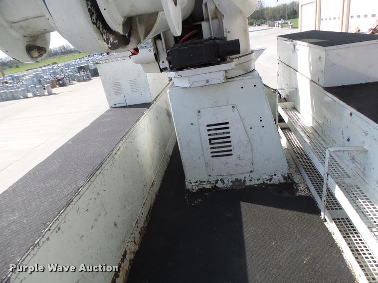 image for item DA3461 2008 International 7400 bucket truck