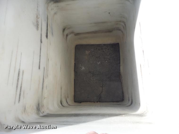 image for item DA3461 2008 International 7400 bucket truck