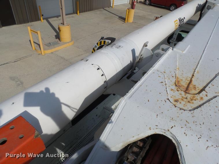 image for item DA3461 2008 International 7400 bucket truck