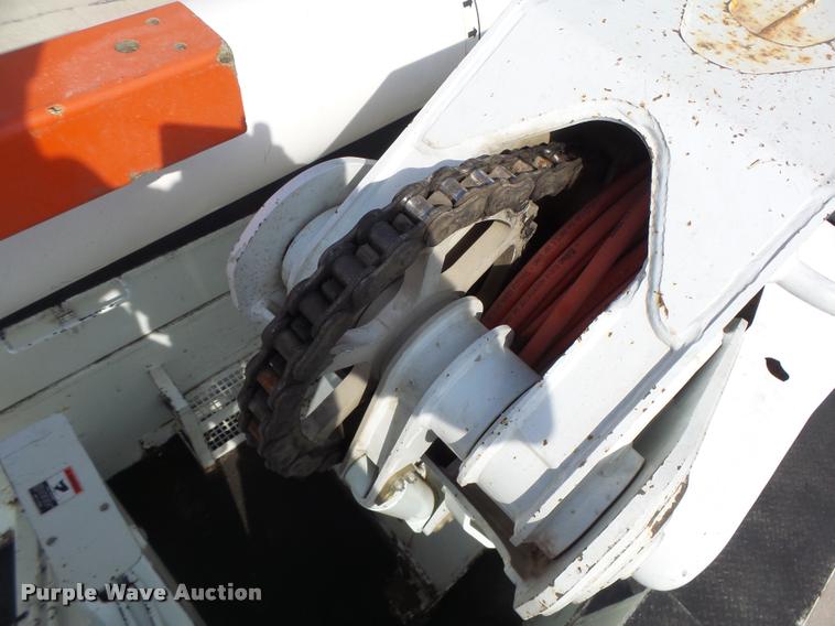 image for item DA3461 2008 International 7400 bucket truck