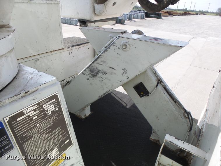 image for item DA3461 2008 International 7400 bucket truck