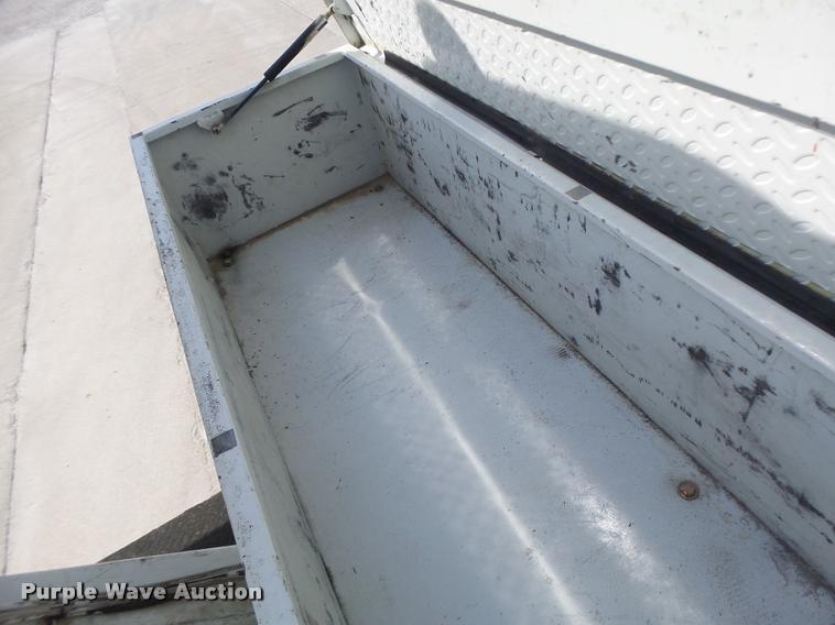 image for item DA3461 2008 International 7400 bucket truck