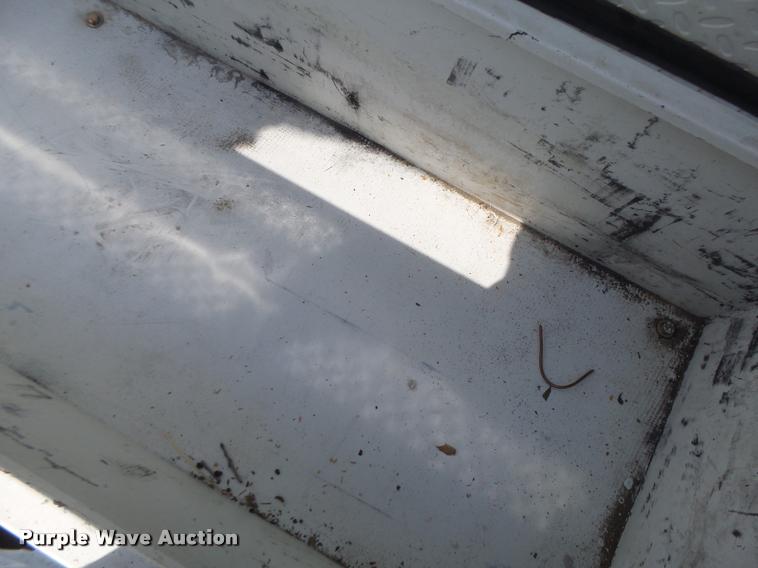 image for item DA3461 2008 International 7400 bucket truck