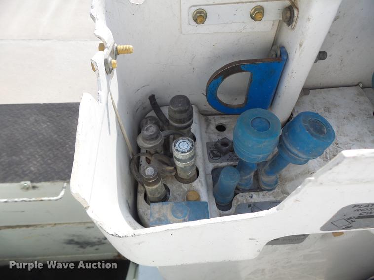 image for item DA3461 2008 International 7400 bucket truck