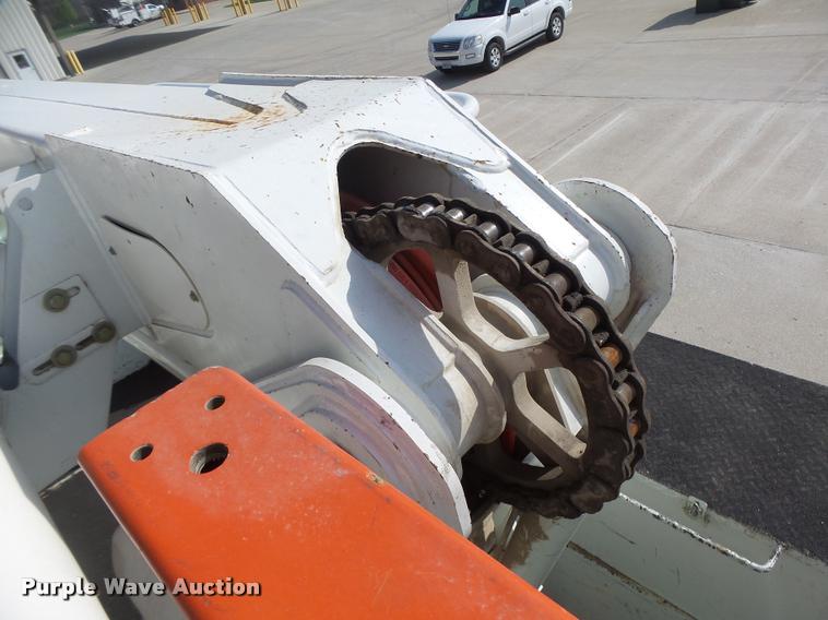 image for item DA3461 2008 International 7400 bucket truck